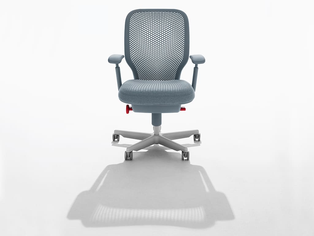 Knoll Launches Its Cantilevered Newson Task Chair at NeoCon 2022